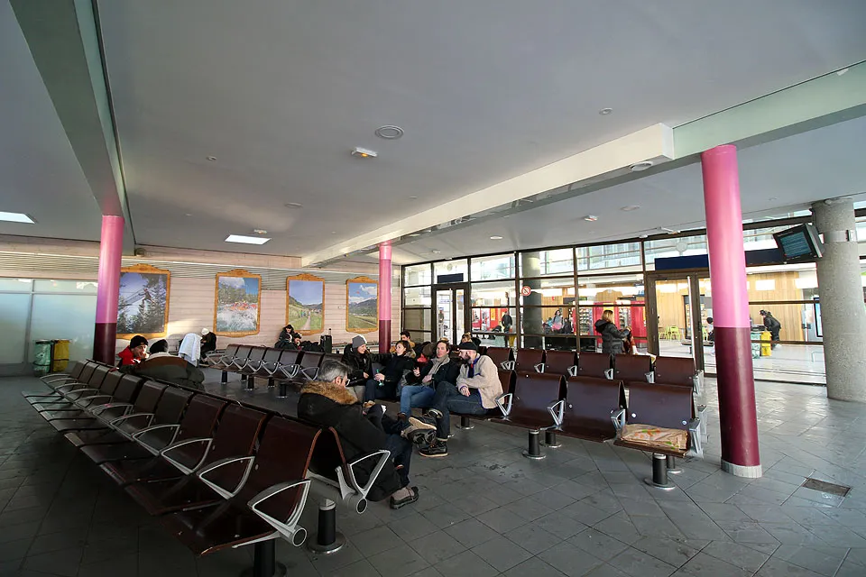 Bourg St Maurice waiting room